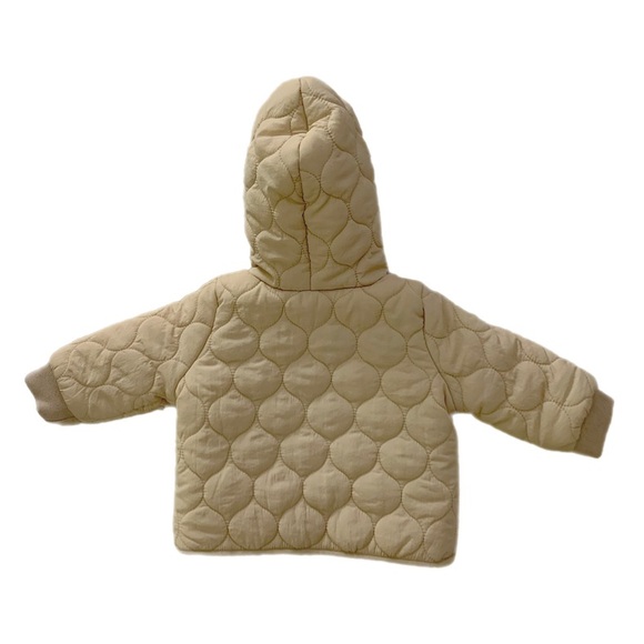 2/15• Cream coloured spring puffer jacket, can fit 0 to 6 months babies - Picture 2 of 6